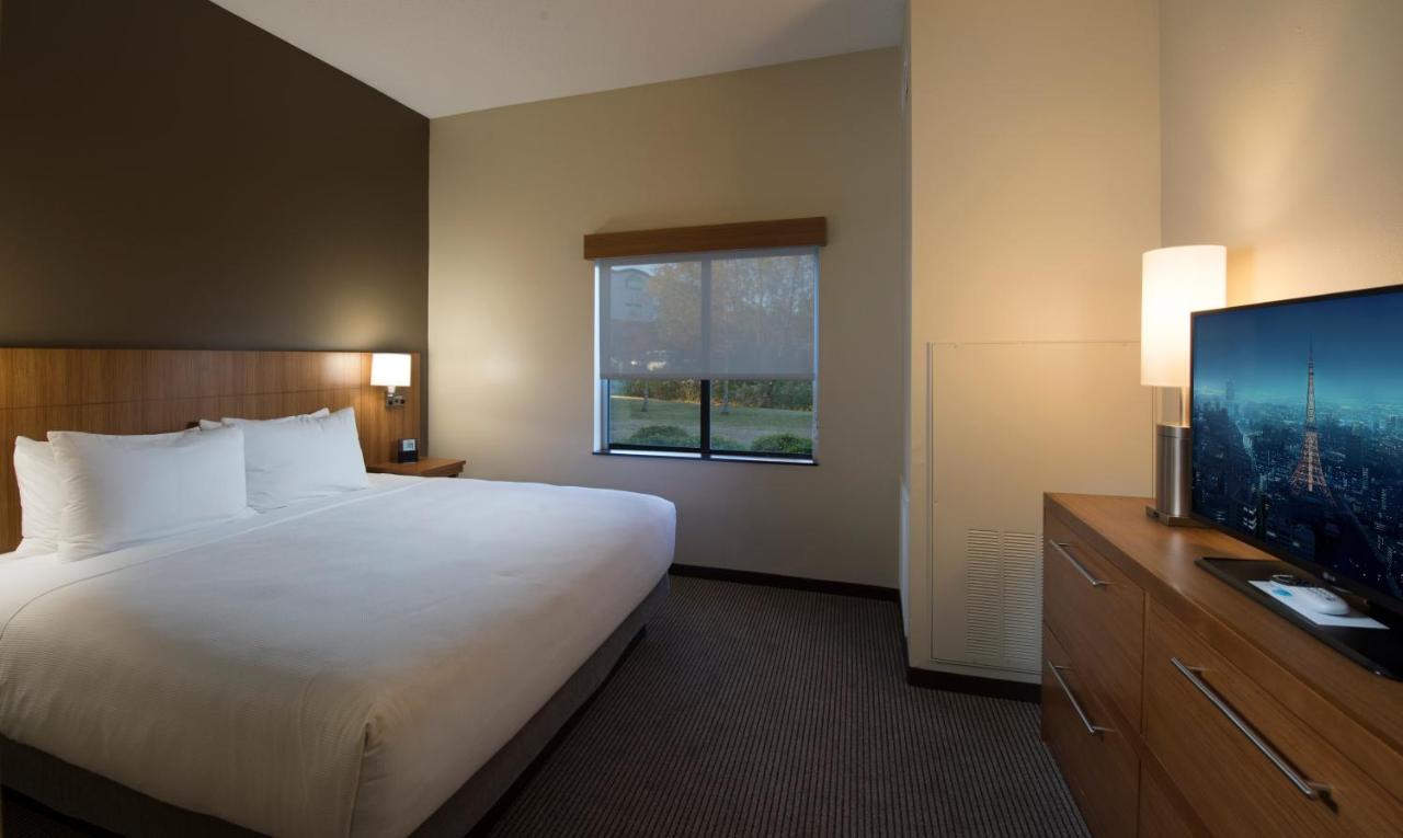 King Room with Sofa Bed - High Floor at Hyatt Place Savannah Airport
