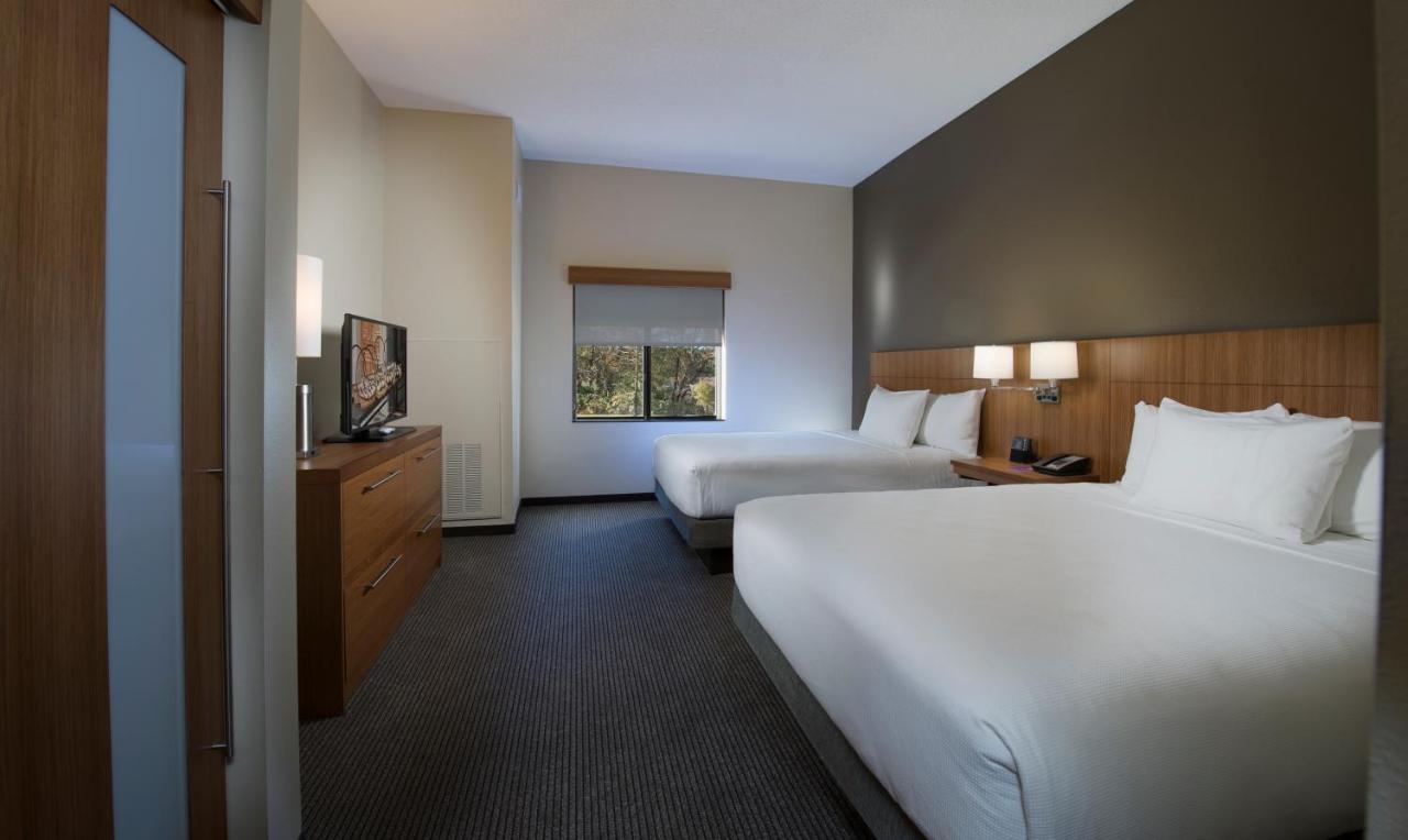 Queen Room with Two Queen Beds with Sofa Bed - High Floor at Hyatt Place Savannah Airport
