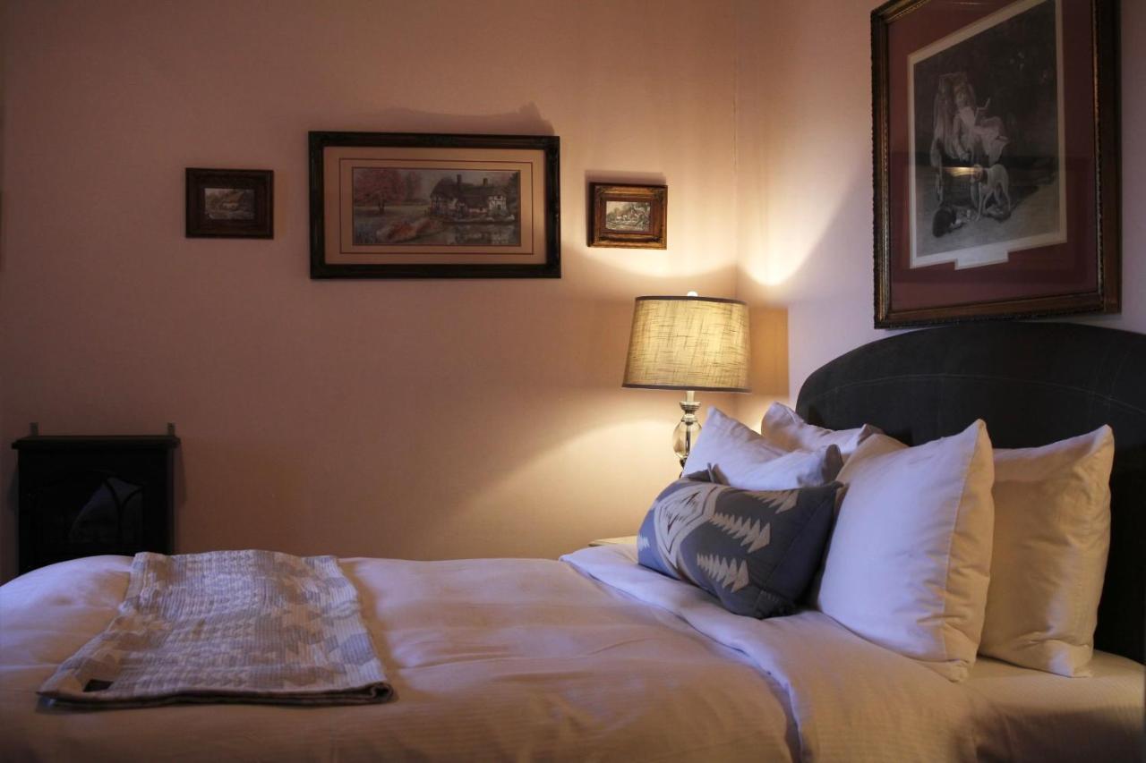  | Arrowhead Lake Inn