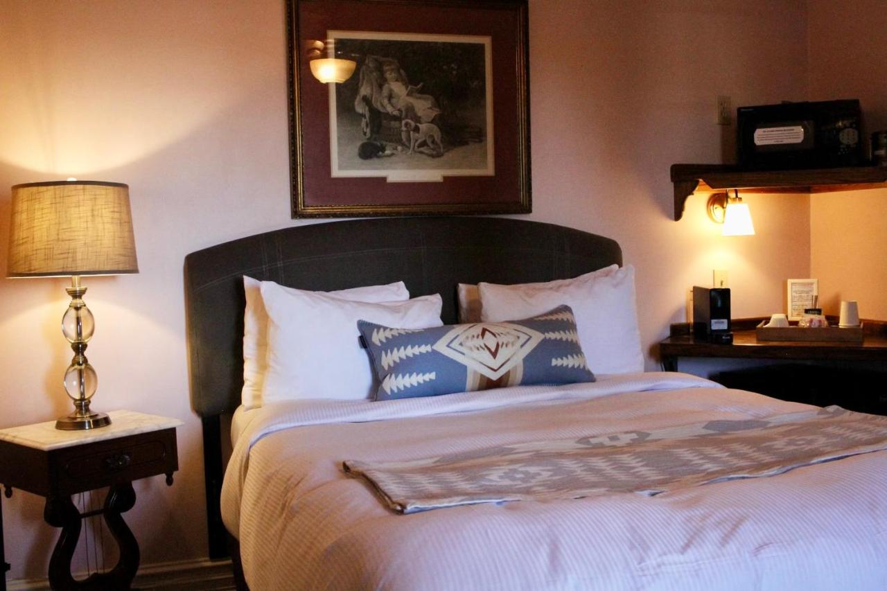  | Arrowhead Lake Inn