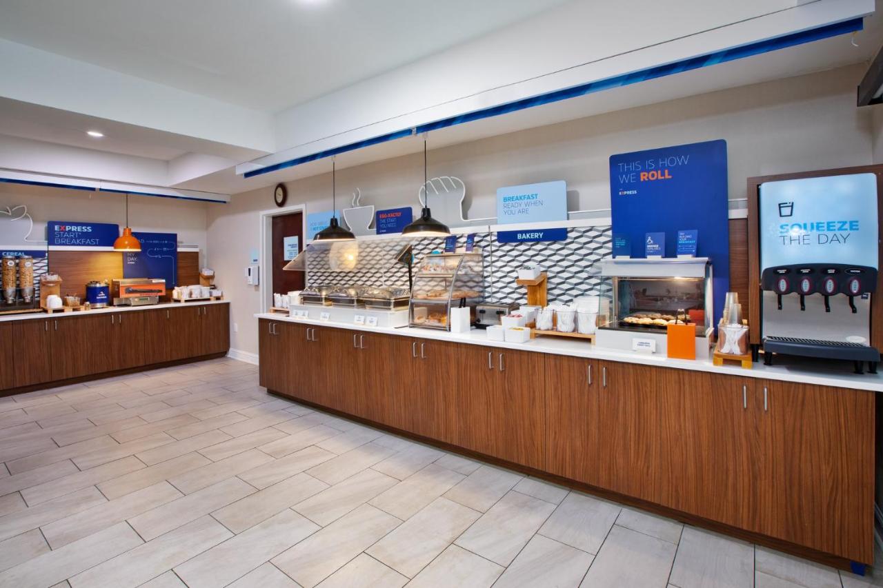 | Holiday Inn Express Hotel & Suites - Sumter, an IHG Hotel