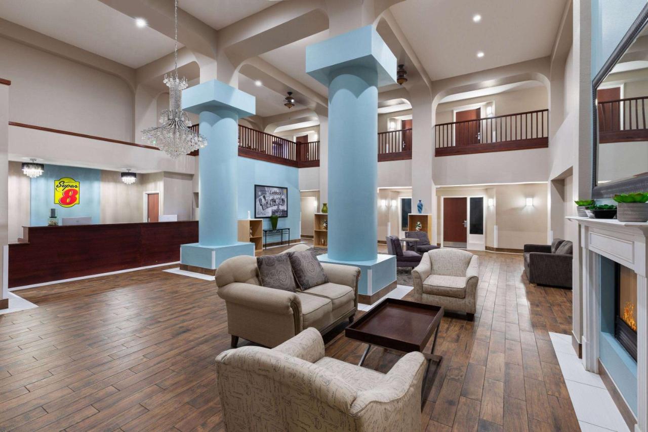 | Super 8 by Wyndham Lubbock West