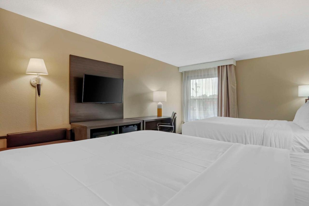 Queen Room with Two Queen Beds - Non-Smoking at Comfort Inn Opelika - Auburn
