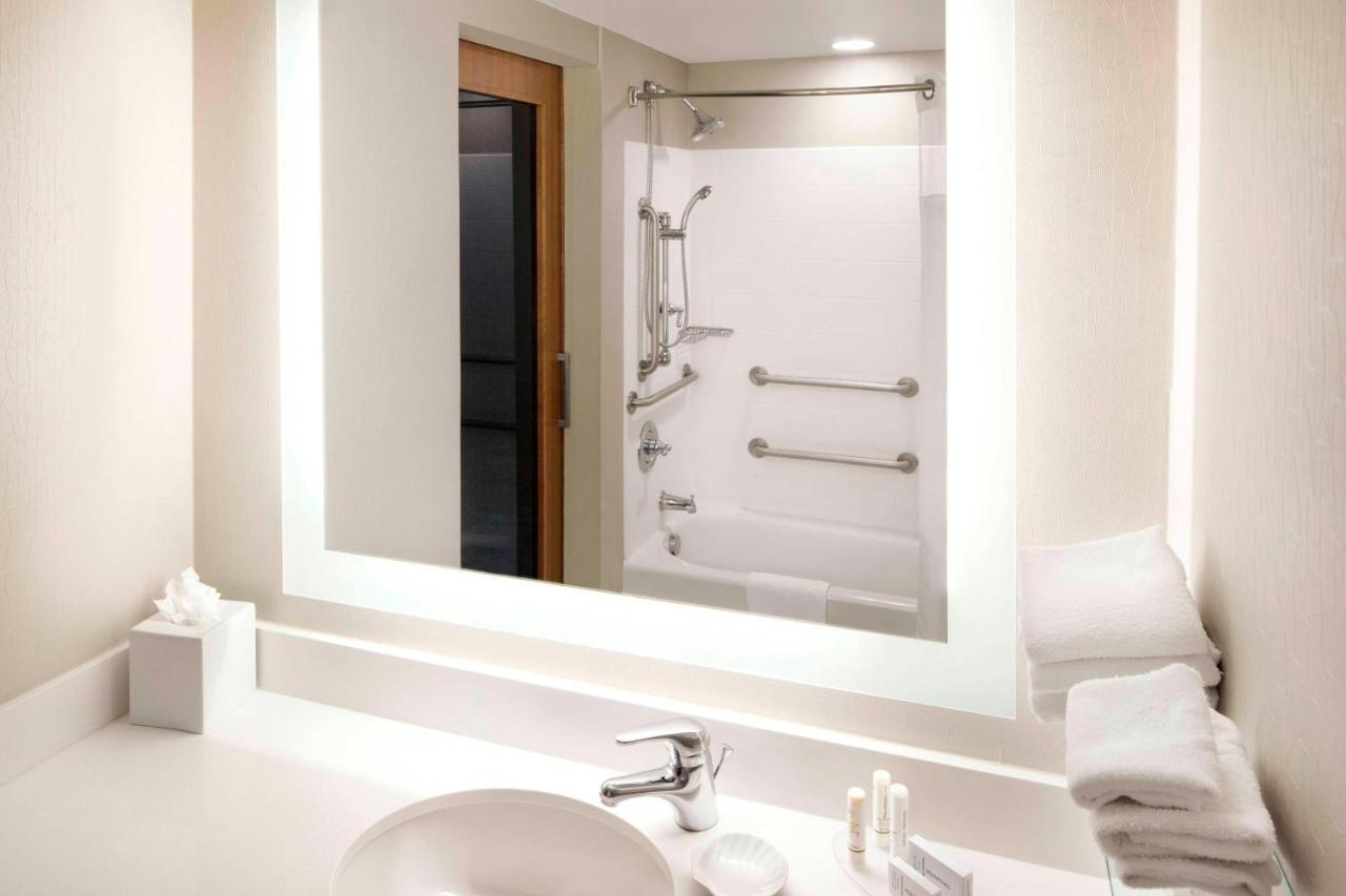 | SpringHill Suites by Marriott Indianapolis Downtown