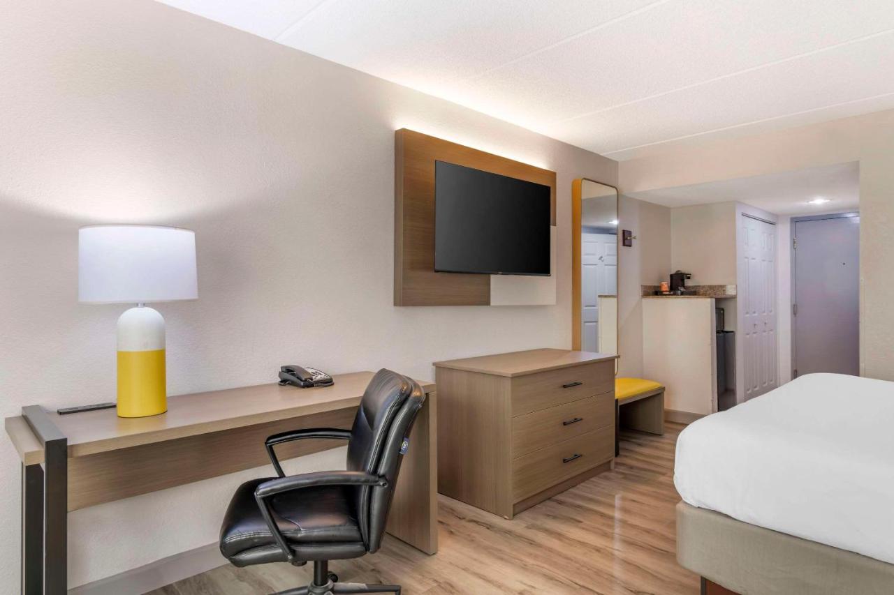 King Room - Non-Smoking at Comfort Inn Alpharetta - Atlanta North