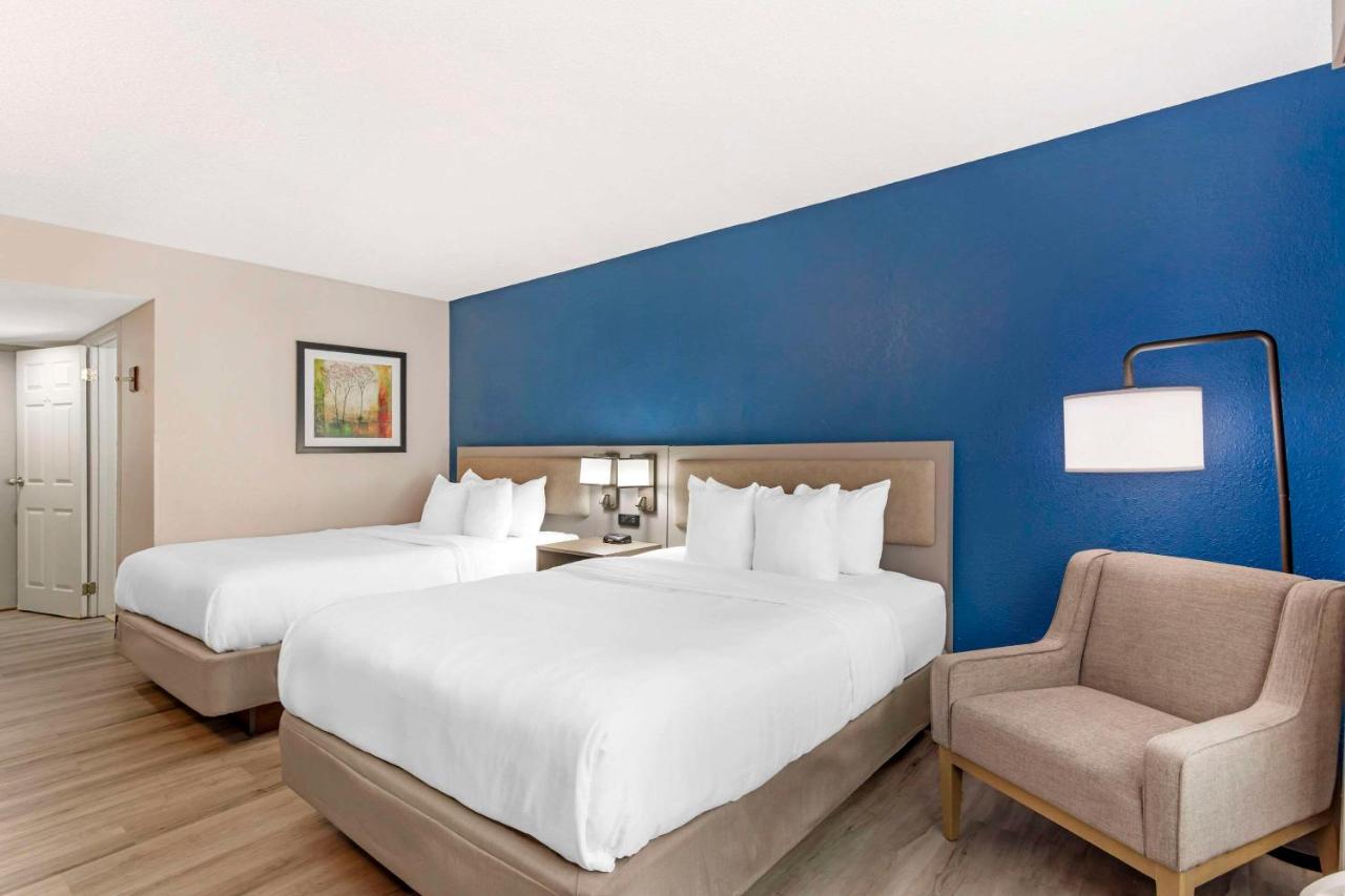 Queen Room with Two Queen Beds - Non-Smoking at Comfort Inn Alpharetta - Atlanta North
