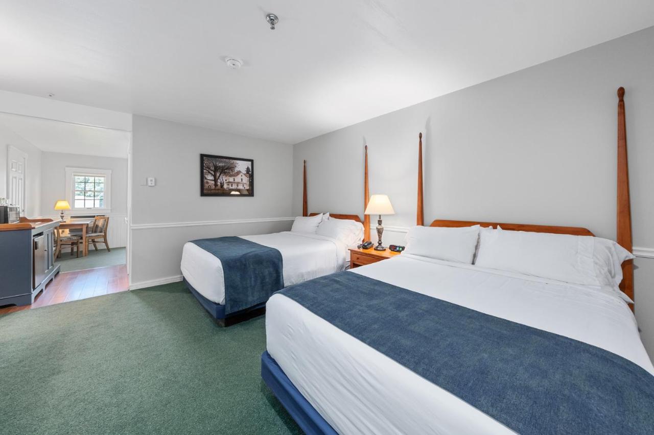 Deluxe Queen Suite at The Country Inn at Camden Rockport