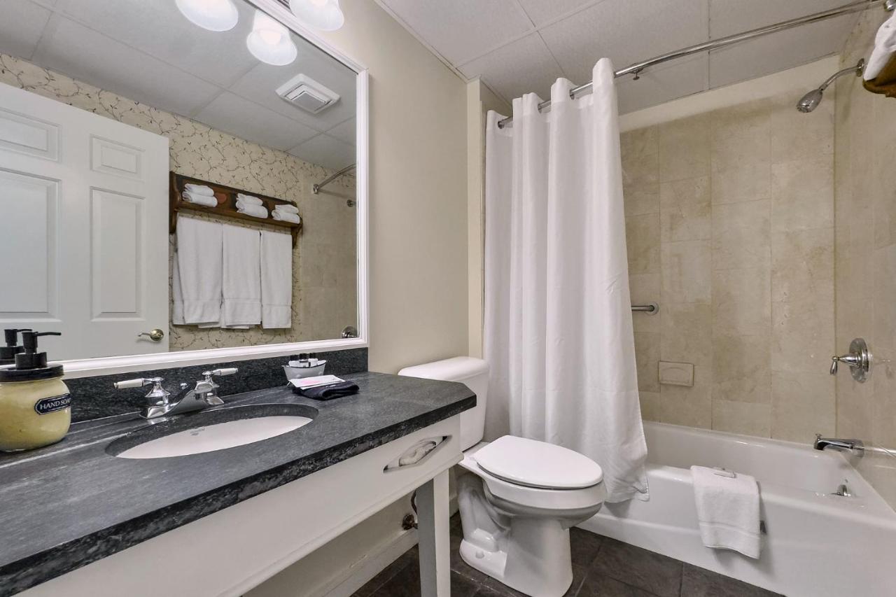 | Country Inn at Camden Rockport