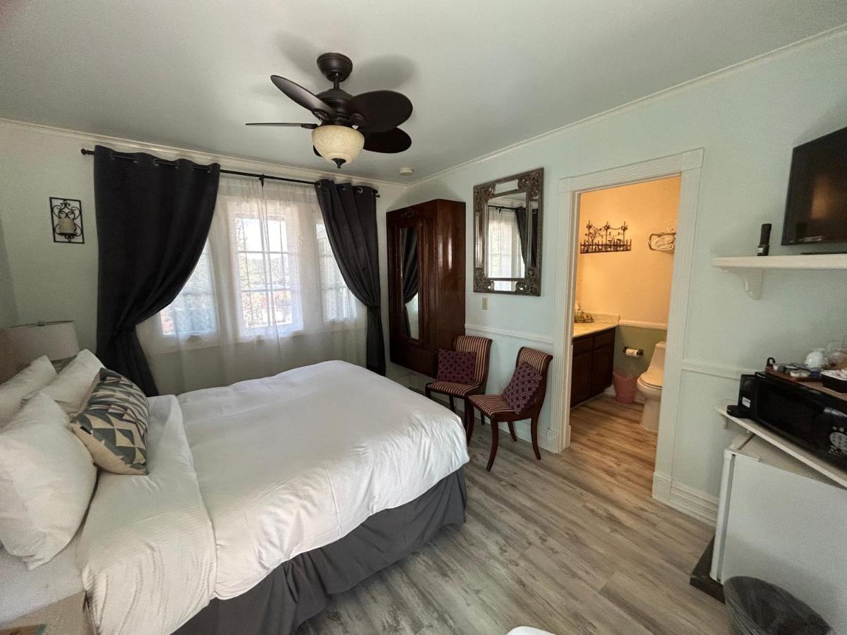  | Arrowhead Lake Inn