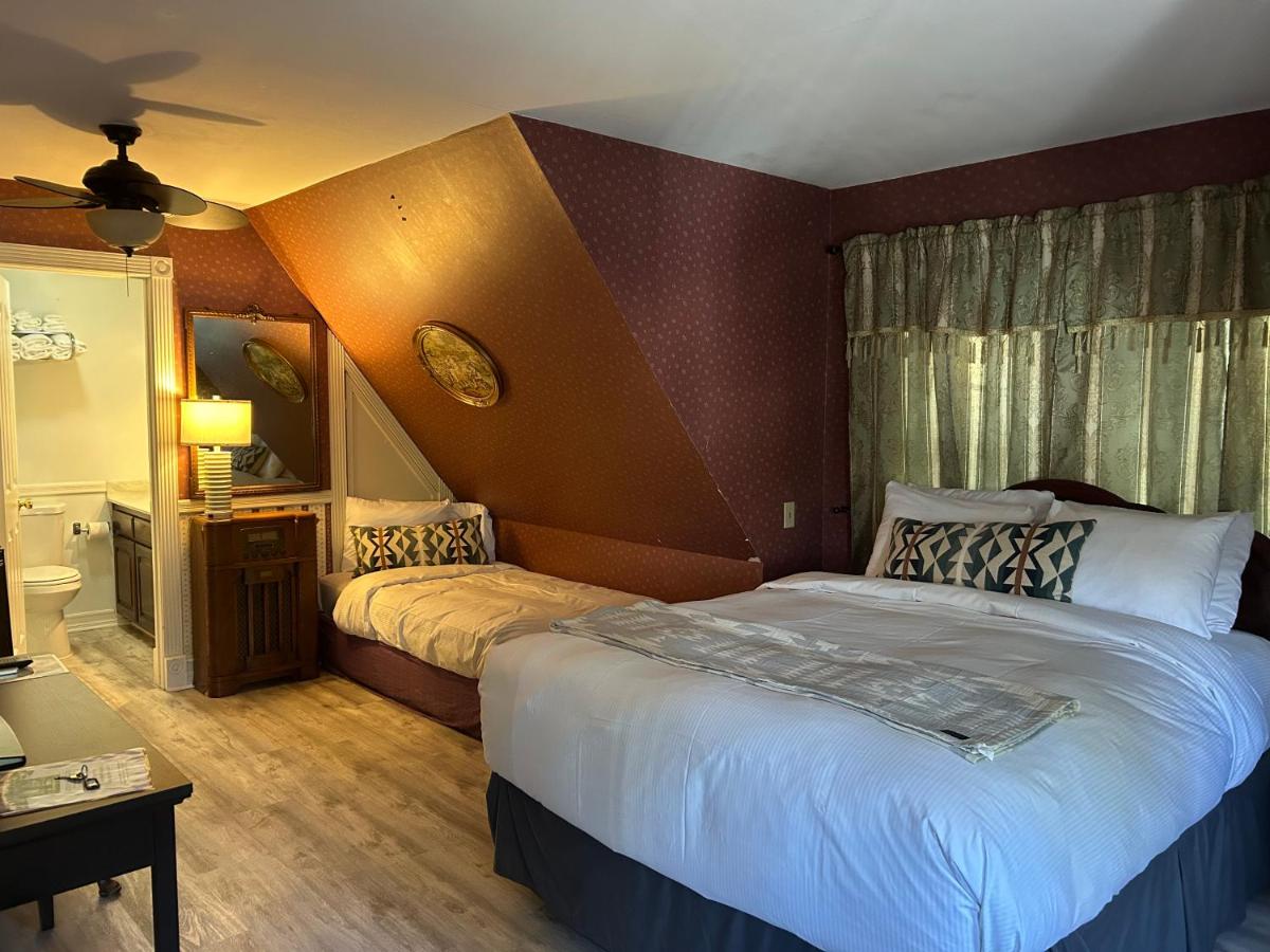  | Arrowhead Lake Inn