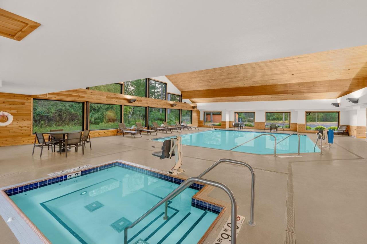 | Holiday Inn Express & Suites Hayward, an IHG Hotel
