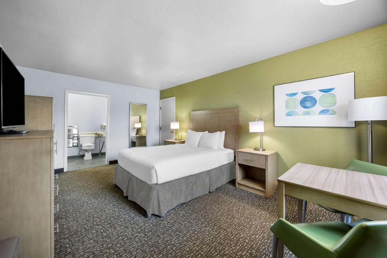 Room #51337415 at Best Western Grants Pass Inn
