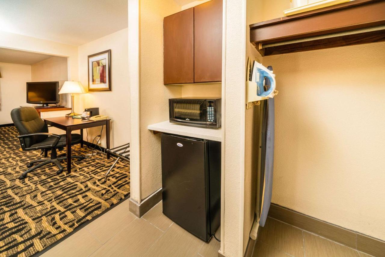 King Room - Disability Access at Quality Inn & Suites Danville East