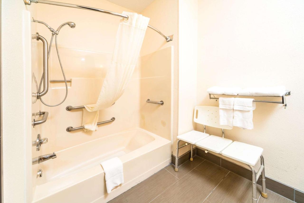 King Room - Disability Access at Quality Inn & Suites Danville East