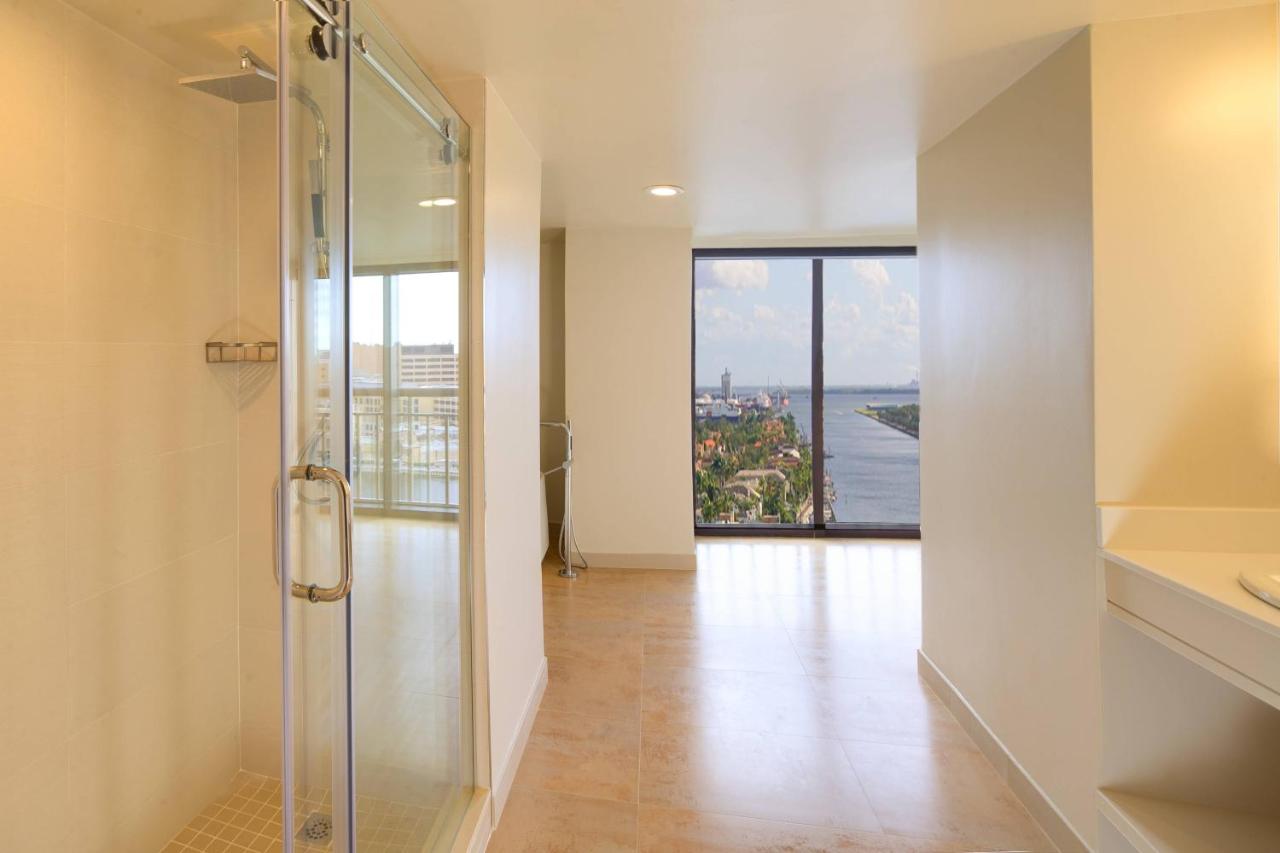| The Westin Tampa Waterside