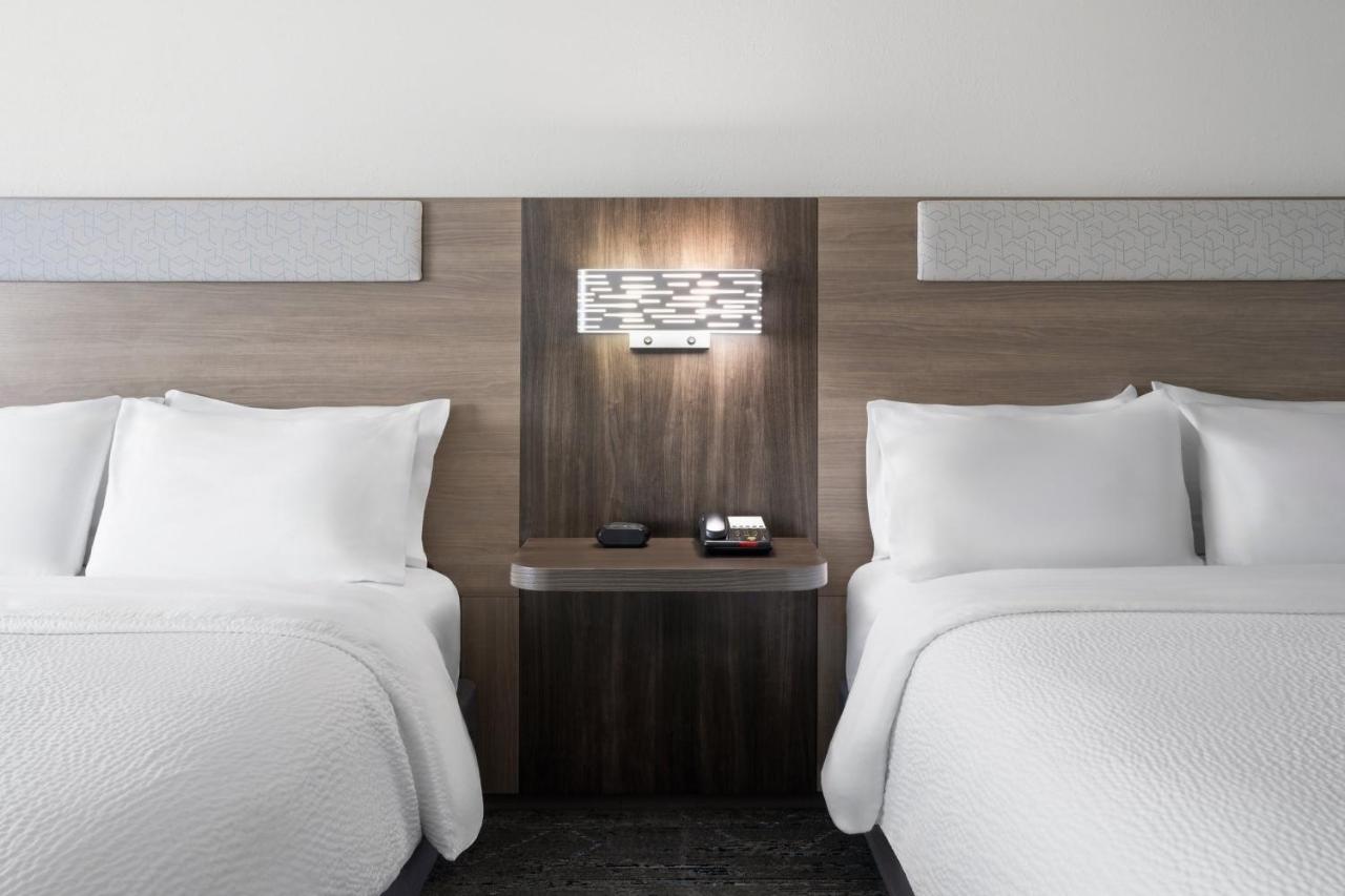 Double Room with Two Double Beds with Bath Tub - Disability Access/ Non-Smoking at Holiday Inn Express Toledo North by IHG