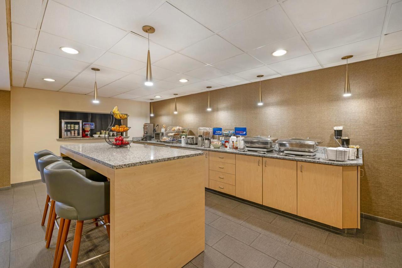 | Best Western on the Avenue