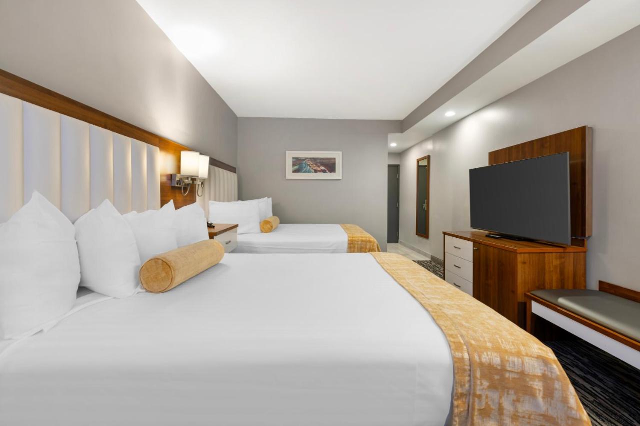 | Best Western on the Avenue