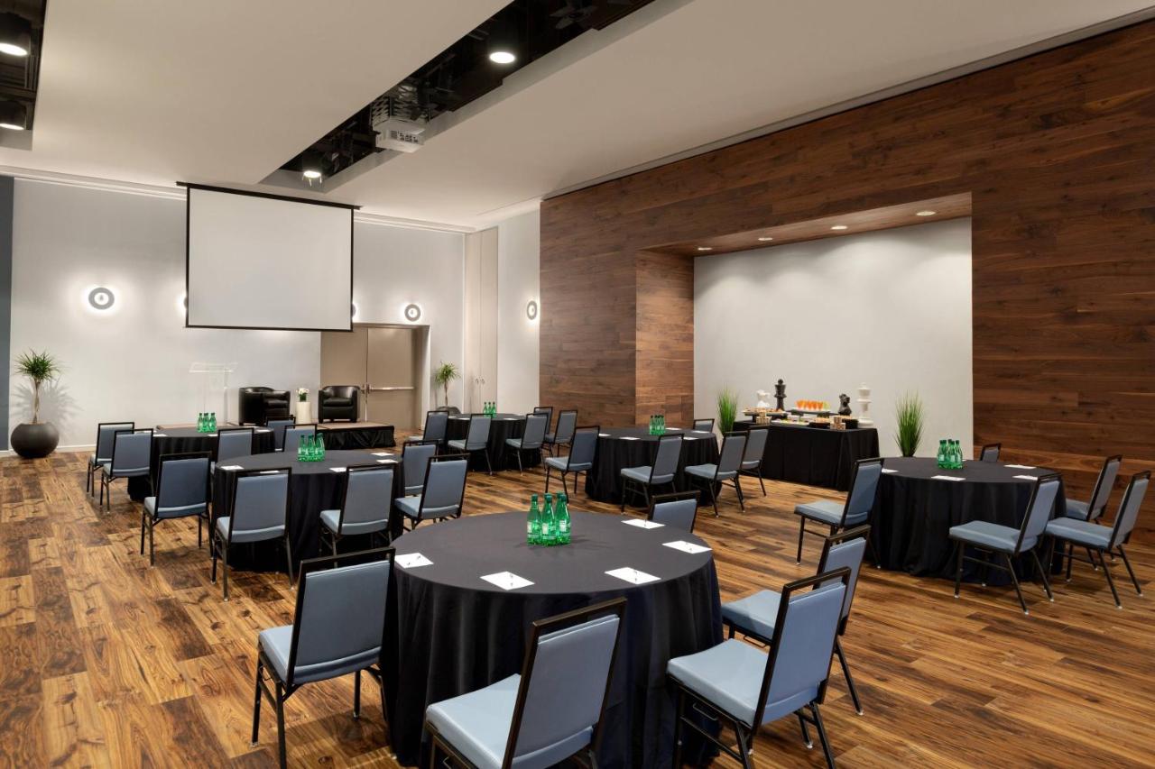 | Twelve Midtown, Marriott Autograph Collection
