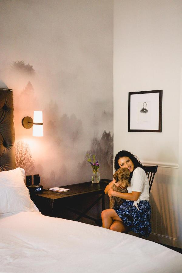 | Brannan Cottage Inn