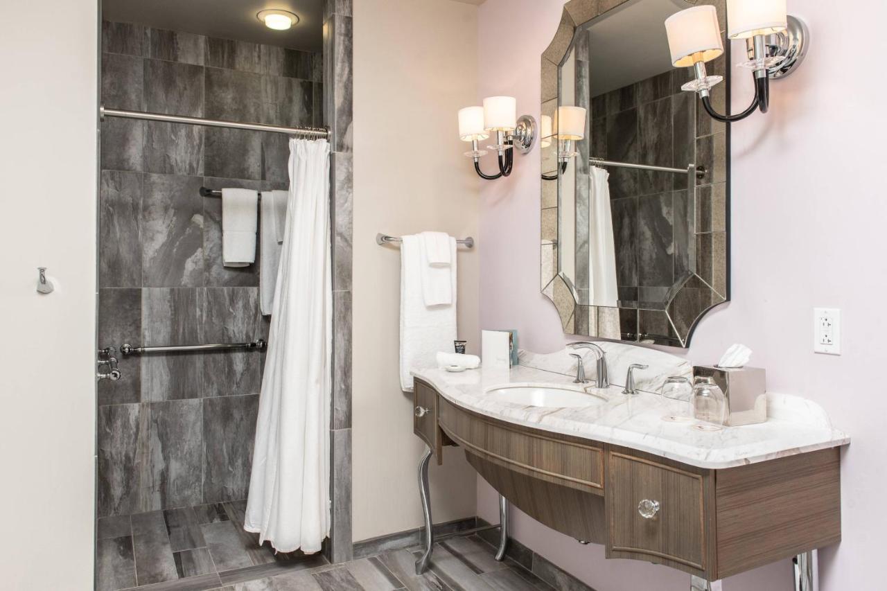| Grand Bohemian Hotel Mountain Brook, Autograph Collection