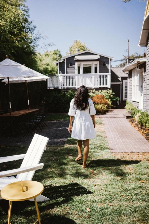 | Brannan Cottage Inn
