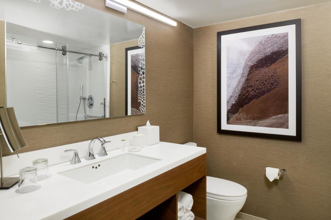 Queen Room with Two Queen Beds at Sacramento Marriott Rancho Cordova