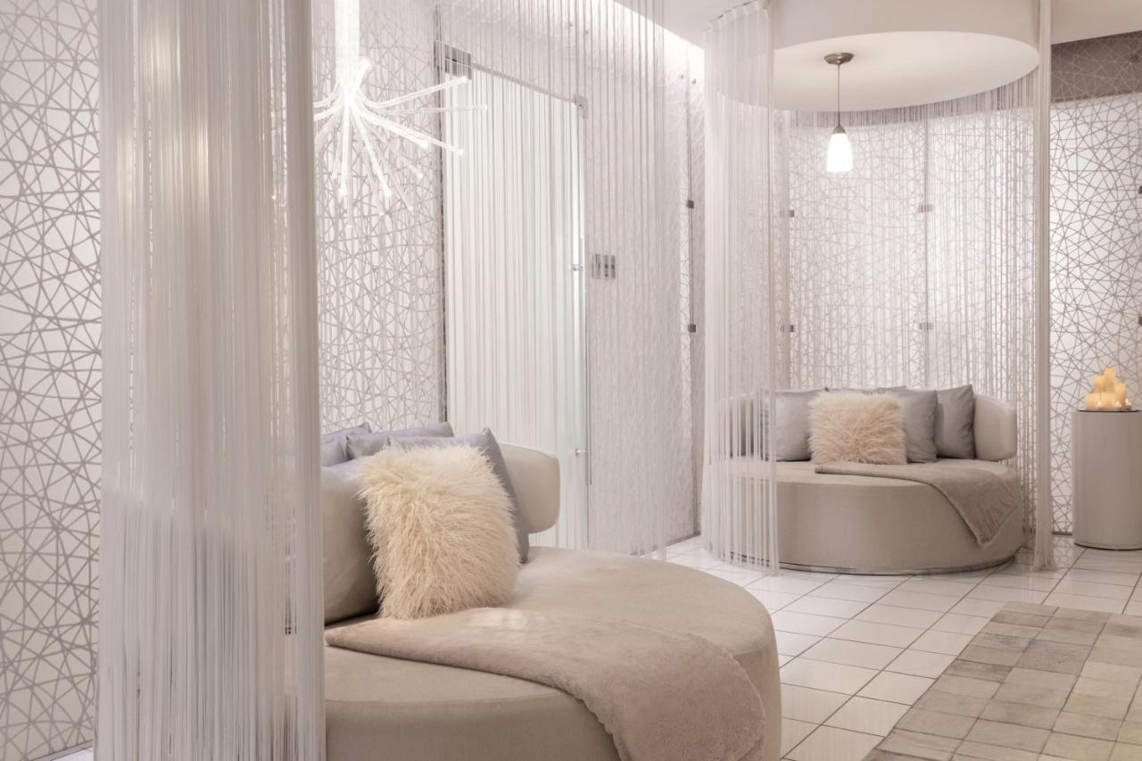  | The Ritz-Carlton, Los Angeles