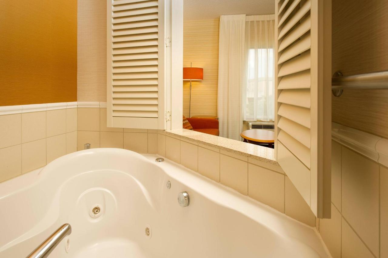 | Fairfield Inn & Suites Germantown Gaithersburg