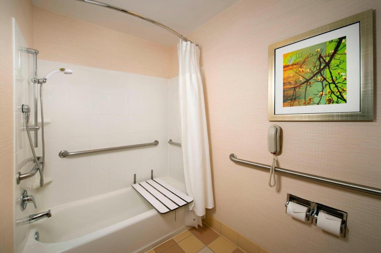 | Fairfield Inn & Suites Germantown Gaithersburg