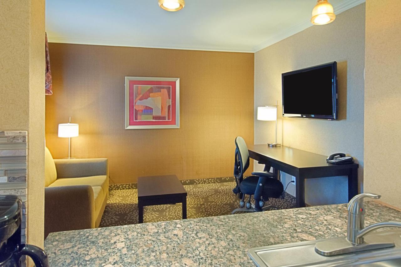 Queen Suite with Two Queen Beds - Non Smoking at Best Western Yuma Mall Hotel & Suites
