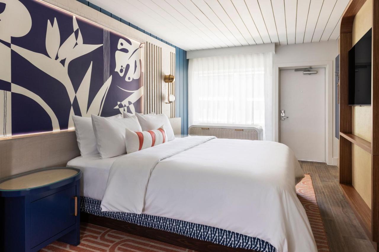 Postcard Inn Beach Resort & Marina