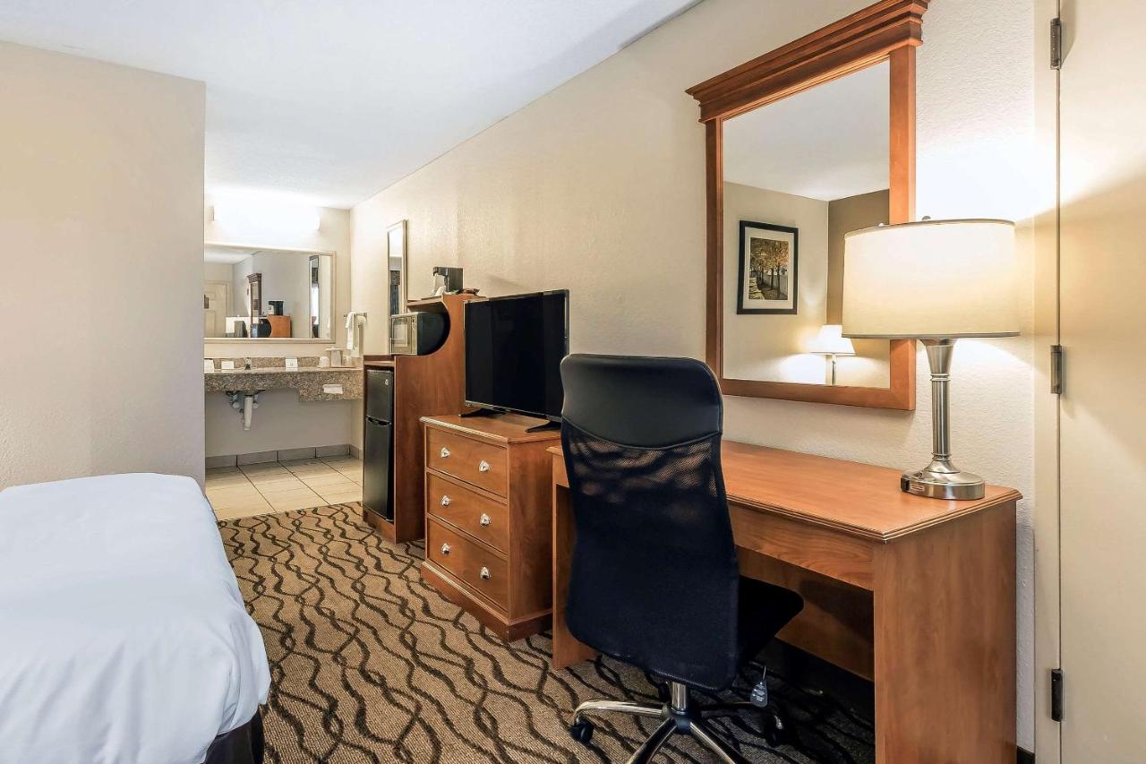 | Quality Inn Charleston I-57