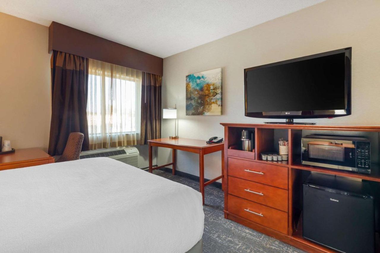 | Best Western Plus North Haven Hotel