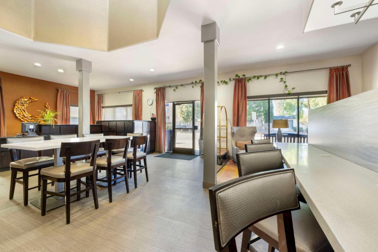  | Best Western Royal Palace Inn & Suites