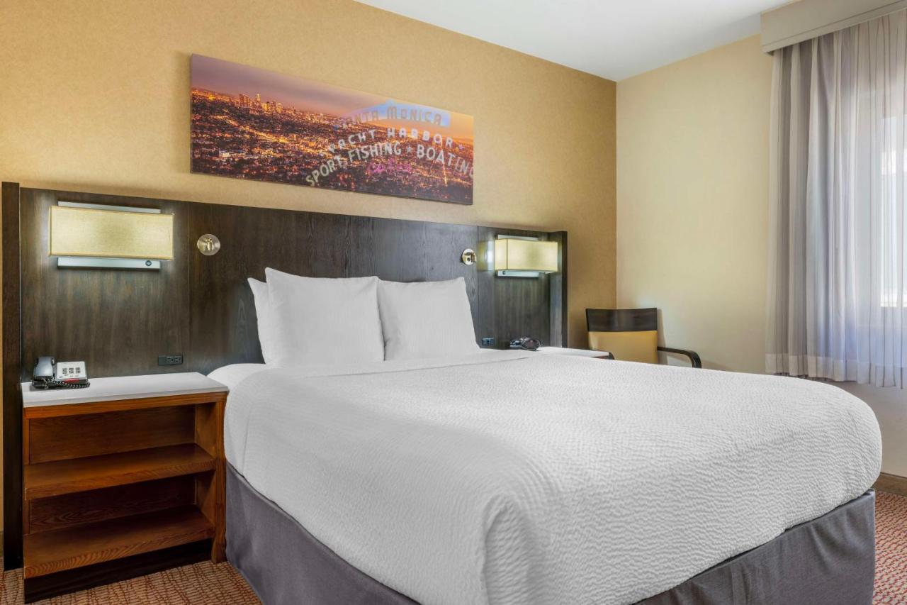 Queen Room - Non-Smoking at Best Western Royal Palace Inn & Suites