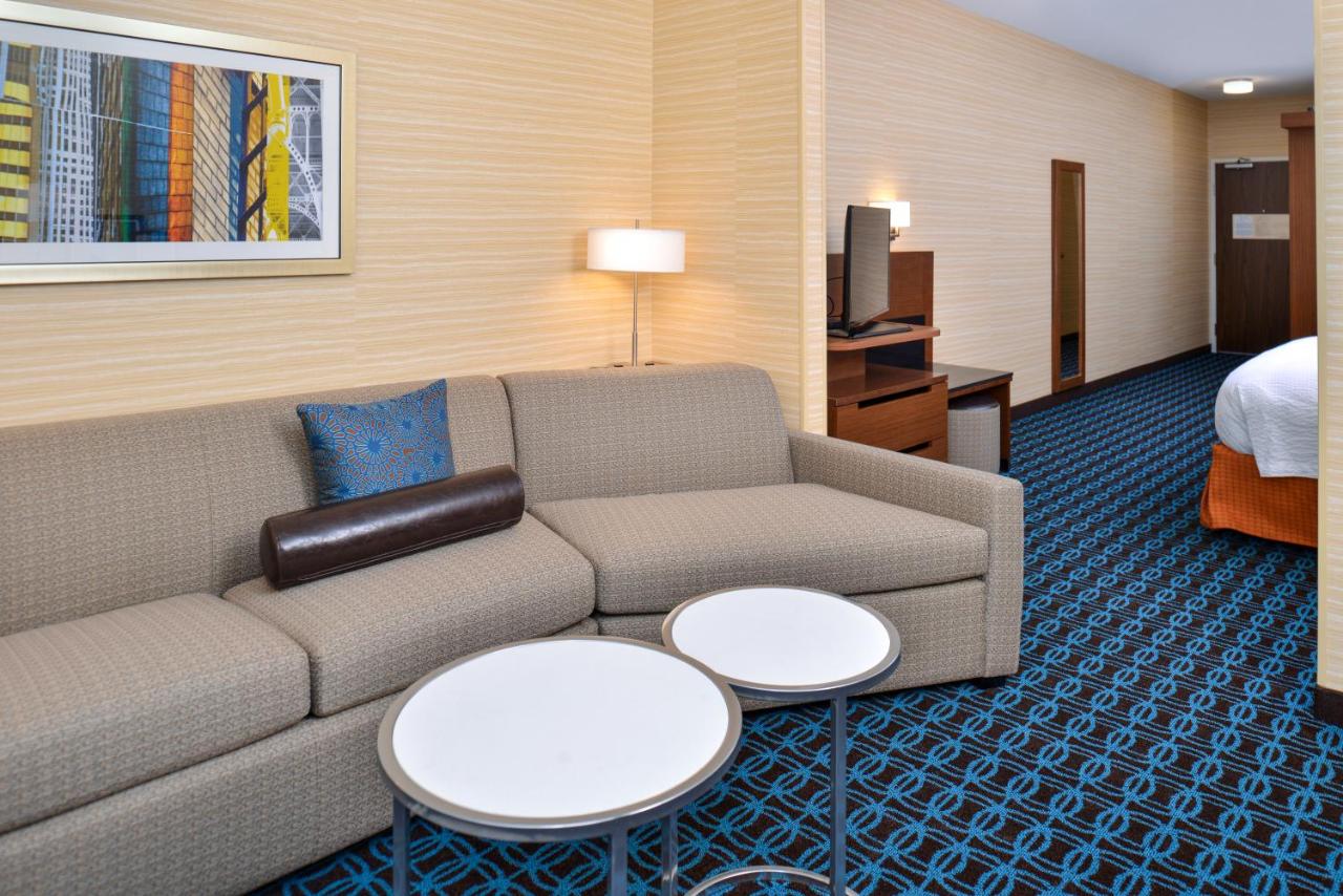 | Fairfield Inn & Suites Sacramento Airport Woodland
