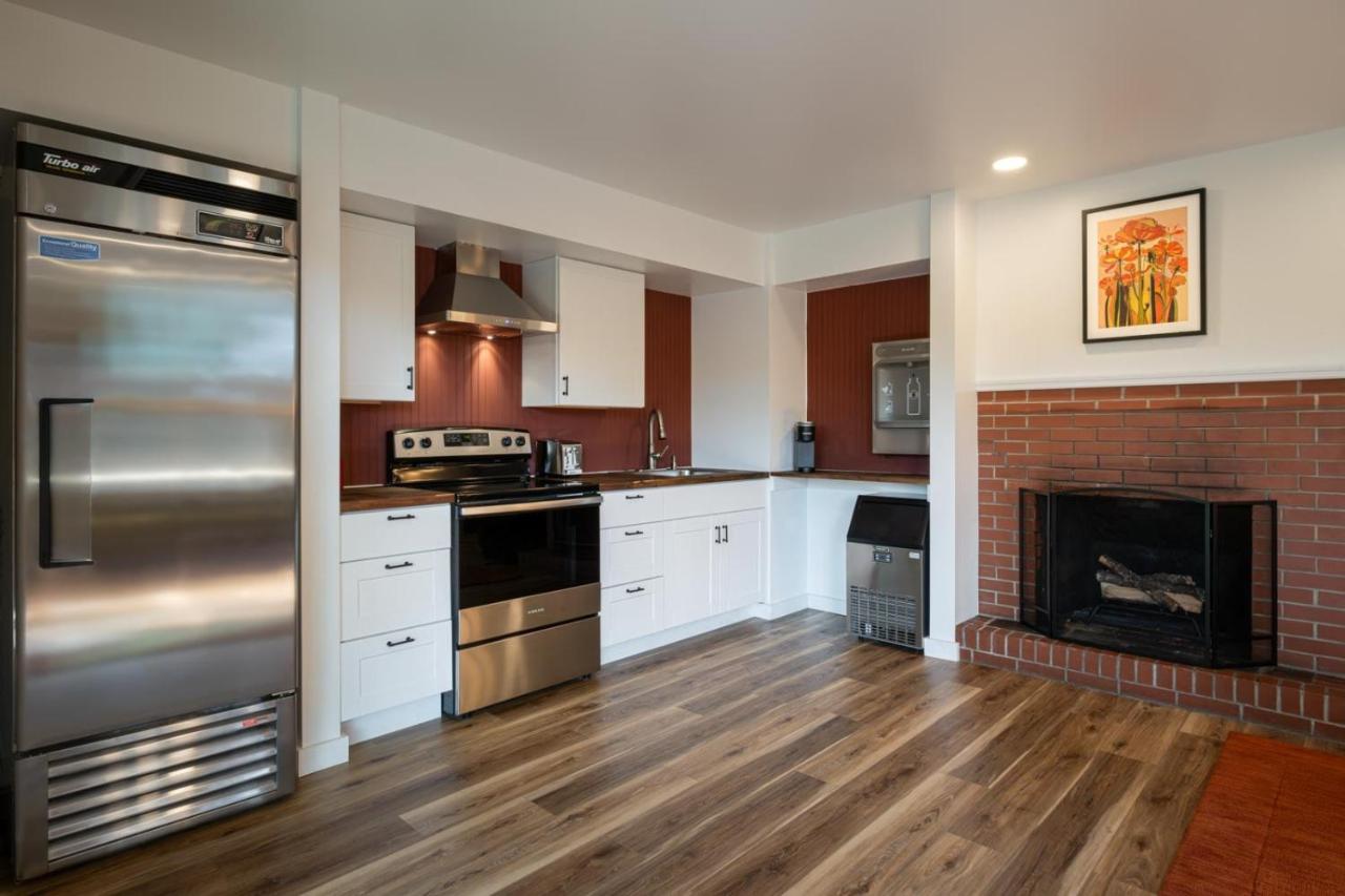  | Town House Lodge