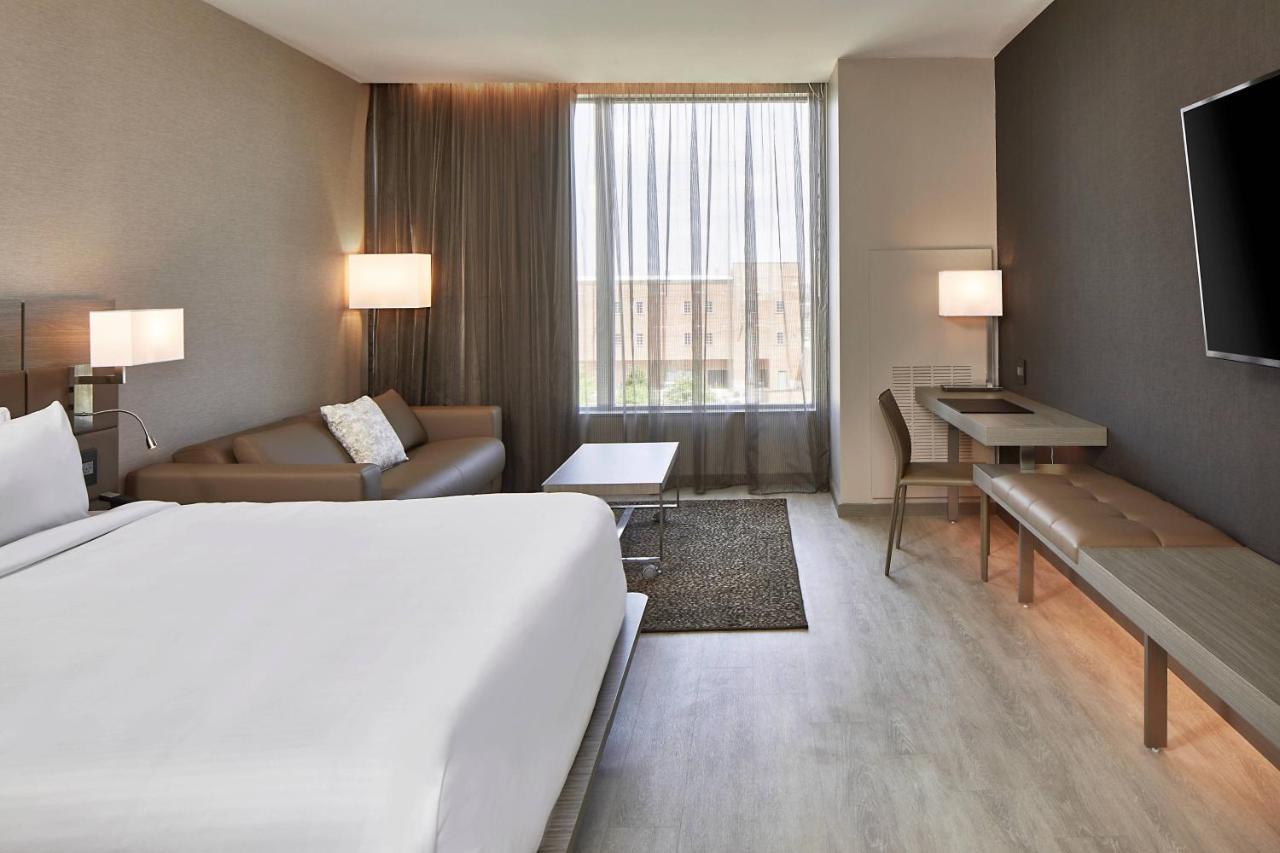 King Room with Sofa Bed - Hearing Accessible at AC Hotel by Marriott Tuscaloosa Downtown