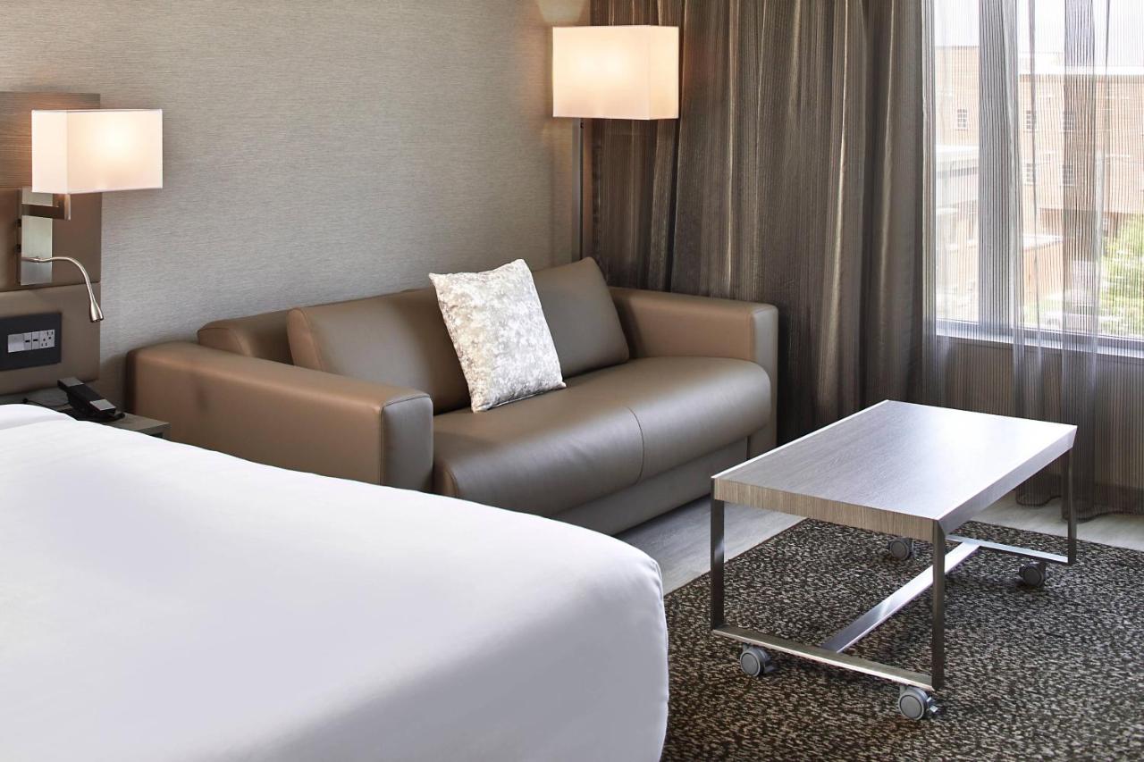 King Room with Sofa Bed - Hearing Accessible at AC Hotel by Marriott Tuscaloosa Downtown