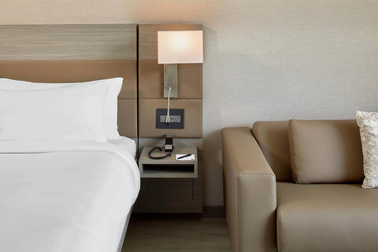 King Room with Sofa Bed - Hearing Accessible at AC Hotel by Marriott Tuscaloosa Downtown