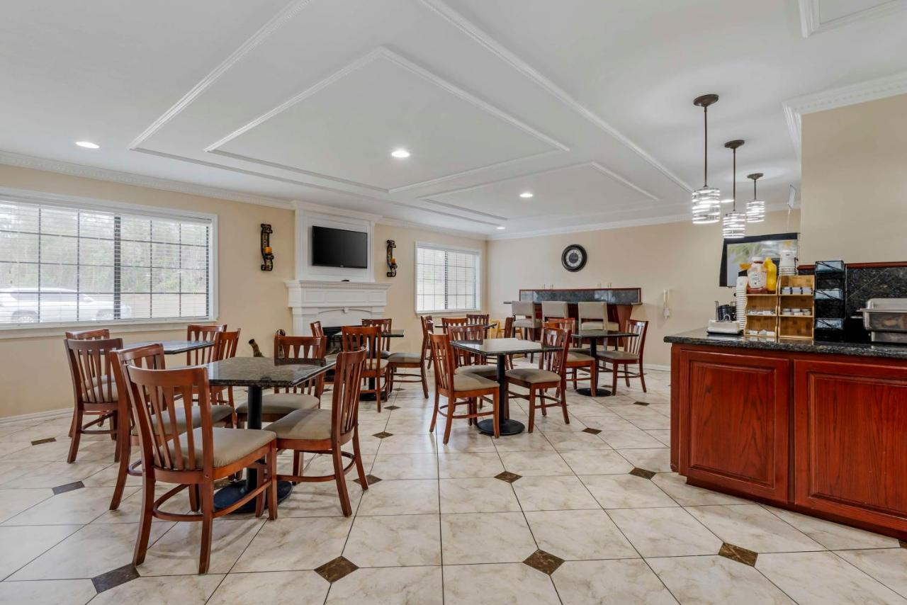 | Best Western Pineywoods Inn