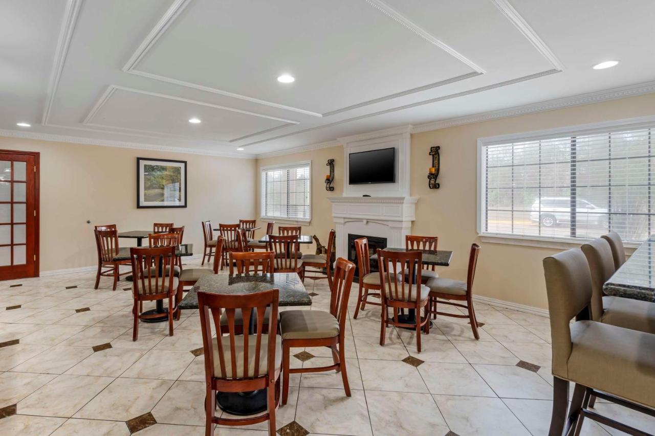 | Best Western Pineywoods Inn