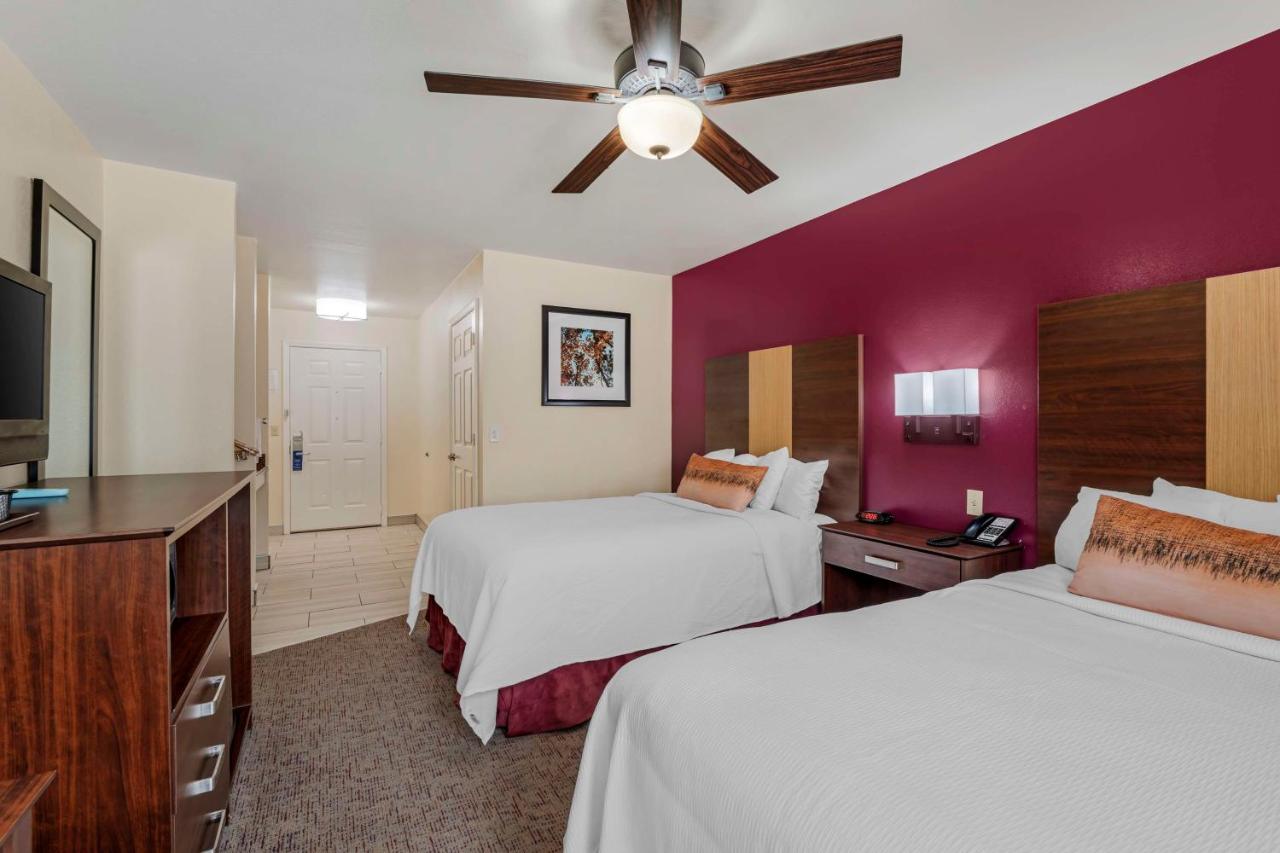 | Best Western Pineywoods Inn