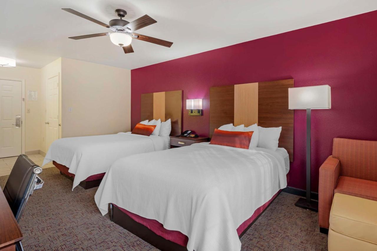 | Best Western Pineywoods Inn