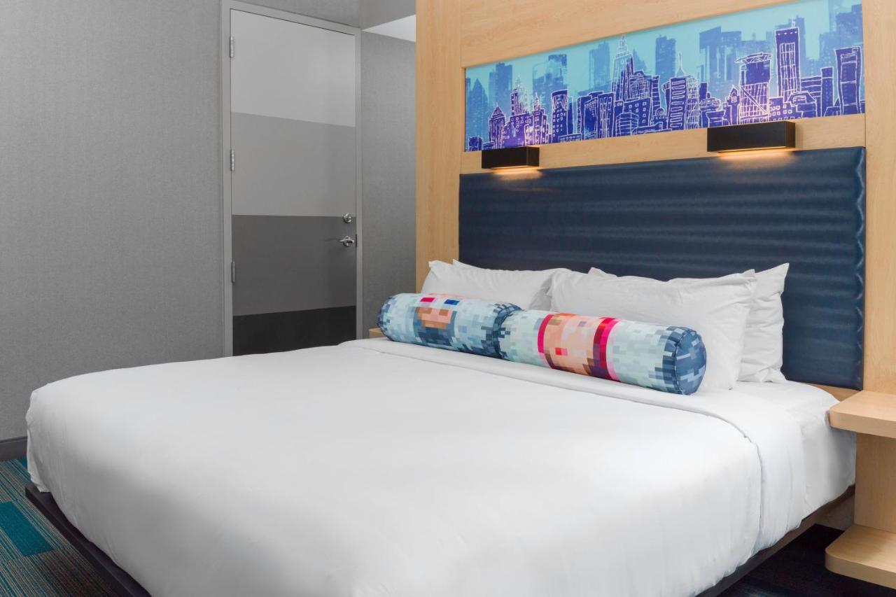 King Room with Roll-in Shower - Mobility Accessible at Aloft by Marriott Gainesville University Area