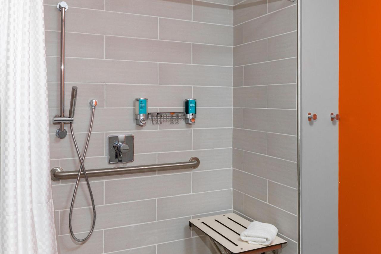 King Room with Roll-in Shower - Mobility Accessible at Aloft by Marriott Gainesville University Area