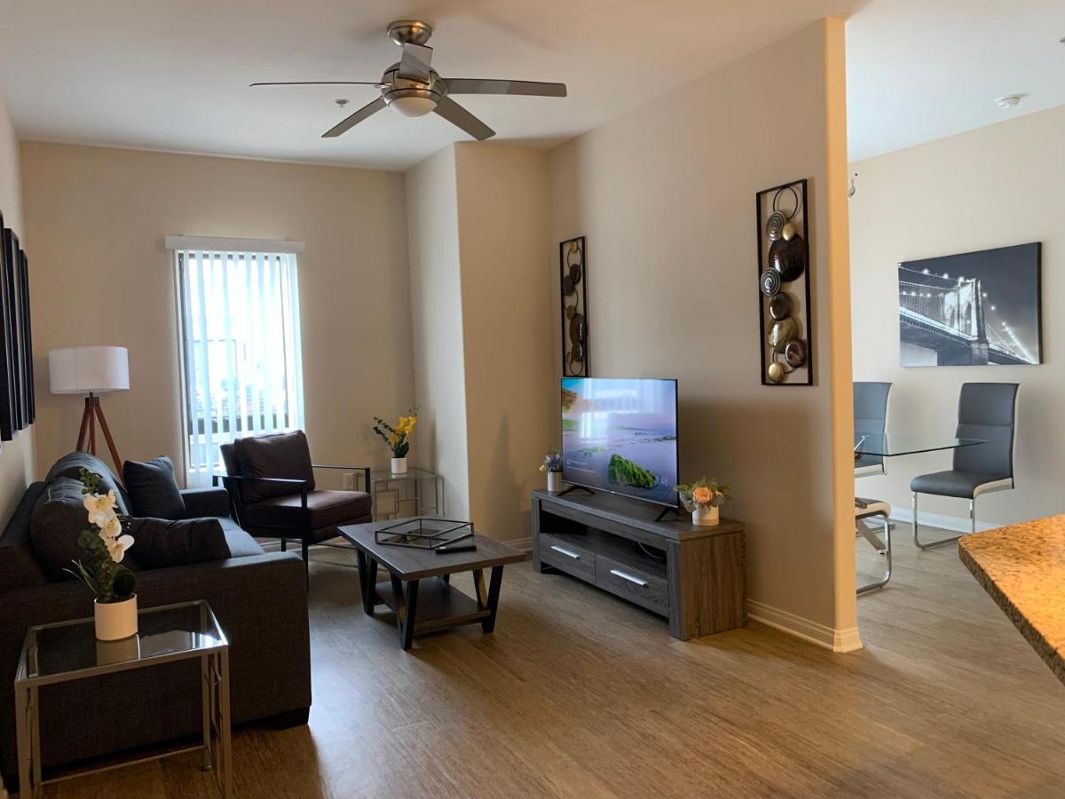  | Amazing Apartments near the grove