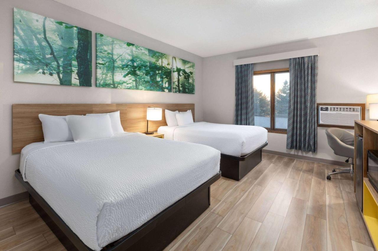 Queen Room with Two Queen Beds - Non-Smoking at Days Inn by Wyndham Hutchinson