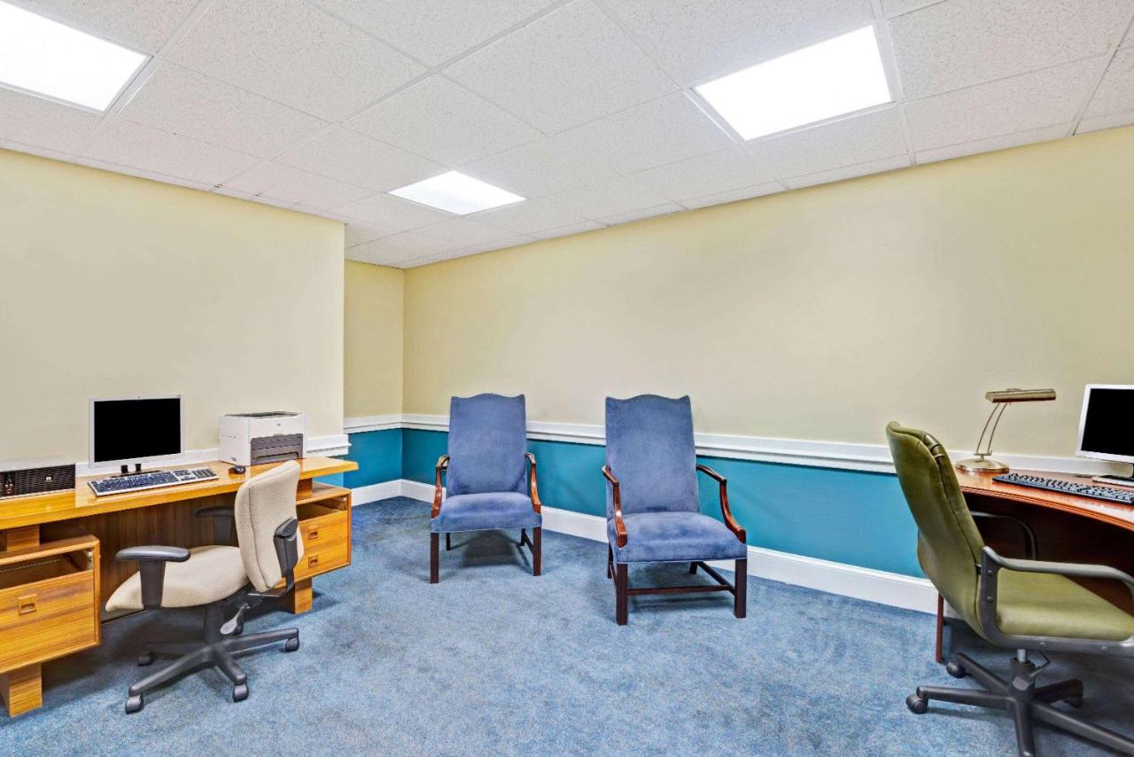| Ramada by Wyndham Seekonk Providence Area